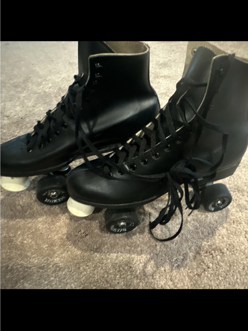 Classic Black Quad Roller Skates - Stylish Indoor/Outdoor Skating